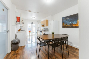 Upton Park Bedrooms 25 min to Central London